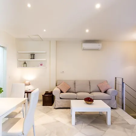 Plaza Nueva Duplex Apartment